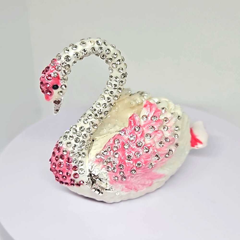 Elegant Swan Trinket Box - Perfect for Jewelry and Keepsakes